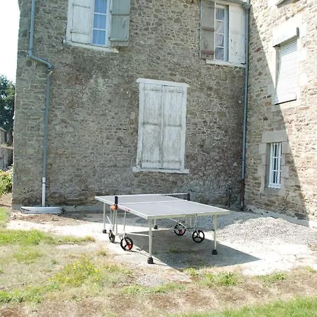 Semesterbostad Maison Charmante A Avec Jardin Jugon-les-Lacs