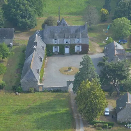 Semesterbostad Maison Charmante A Avec Jardin Jugon-les-Lacs